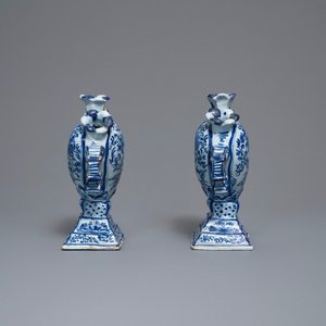 A pair of Delft-style blue and white heart-shaped tulip vases, Nurnberg, Germany, 18th C. — photo 3