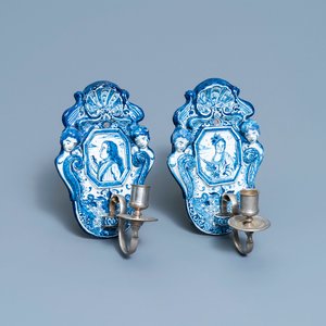 A pair of Dutch Delft blue and white appliques with royalist portraits of prince William IV and princess Anne, 18th C. — 照片 1