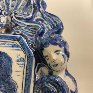 A pair of Dutch Delft blue and white appliques with royalist portraits of prince William IV and princess Anne, 18th C. — 照片 13