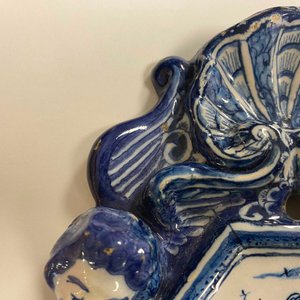 A pair of Dutch Delft blue and white appliques with royalist portraits of prince William IV and princess Anne, 18th C. — 照片 16
