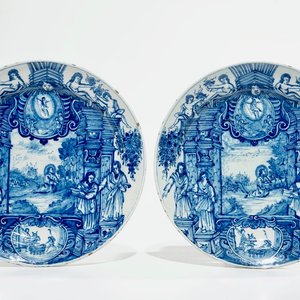 A pair of Dutch Delft blue and white biblical dishes, 1st half 18th C. — 照片 1