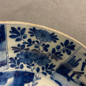 A pair of Dutch Delft blue and white chinoiserie plates, 17/18th C. — photo 9