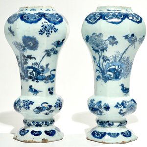 A pair of Dutch Delft blue and white chinoiserie vases, 2nd half 17th C. — 照片 3