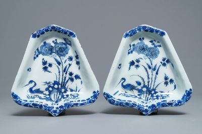 A pair of Dutch Delft blue and white fan-shaped sweetmeat dishes, late 17th C.