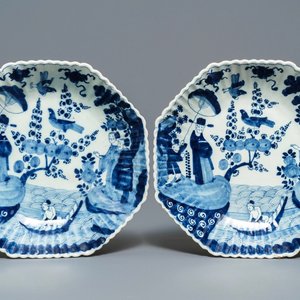 A pair of Dutch Delft blue and white fluted chinoiserie dishes, 18th C. — 照片 1