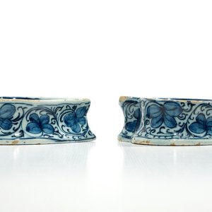 A pair of Dutch Delft blue and white heart-shaped salts, 17/18th C. — photo 4