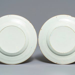 A pair of Dutch Delft blue and white 'Judgment of Solomon' plates, 18th C. — 照片 2