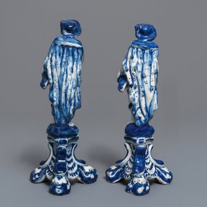 A pair of Dutch Delft blue and white models hurdy-gurdy players, 18th C. — photo 4