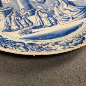 A pair of Dutch Delft blue and white plates with biblical scenes, 18th C. — photo 5