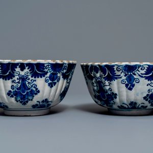 A pair of Dutch Delft blue and white ribbed bowls, 18th C. — 照片 4