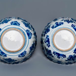 A pair of Dutch Delft blue and white ribbed bowls, 18th C. — 照片 6