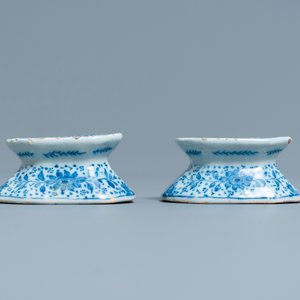 A pair of Dutch Delft blue and white salt cellars, 18th C. — photo 2