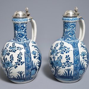 A pair of Dutch Delft blue and white silver-mounted jugs in Japanese Arita style, ca. 1700 — photo 1