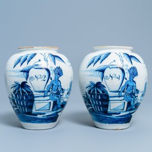 A pair of Dutch Delft blue and white tobacco jars with indians, 18th C. — 照片 2