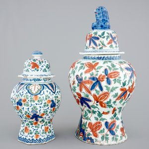 A pair of Dutch Delft cashmere palette vases and covers, 17/18th C. — photo 2