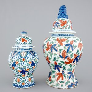 A pair of Dutch Delft cashmere palette vases and covers, 17/18th C. — photo 4