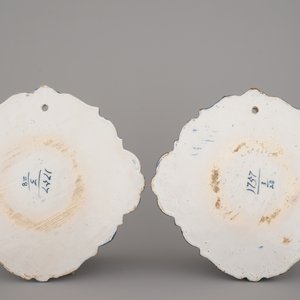 A pair of Dutch Delft chinoiserie plaques, dated 1757 — 照片 2