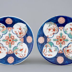 A pair of Dutch Delft doré plates with "Four hearts" design, 18th C. — 照片 1