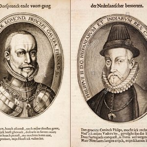 A pair of Dutch Delft style blue and white oval portrait plaques, Utrecht, ca. 1800 — 照片 3