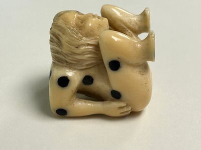 A pair of erotic subject dice in ivory with ebony inlay, Germany, late 17th C. — 照片 11