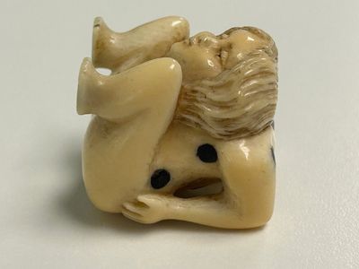 A pair of erotic subject dice in ivory with ebony inlay, Germany, late 17th C. — 照片 13