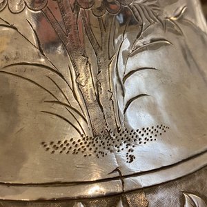 A pair of exceptional large Chinese relief-decorated silver vases, 19th C. — photo 34