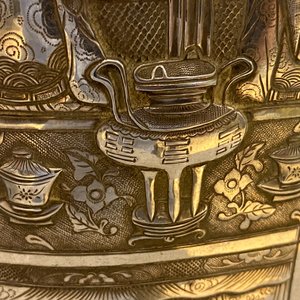 A pair of exceptional large Chinese relief-decorated silver vases, 19th C. — photo 38