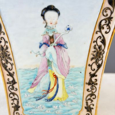 A pair of extremely rare Chinese Canton famille rose bough pots — foto 7