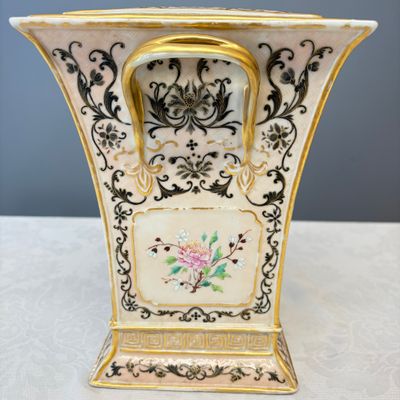 A pair of extremely rare Chinese Canton famille rose bough pots — foto 8