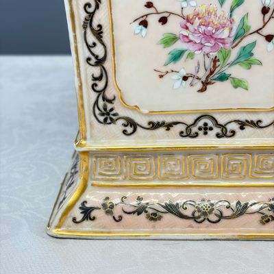 A pair of extremely rare Chinese Canton famille rose bough pots — foto 12