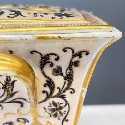 A pair of extremely rare Chinese Canton famille rose bough pots — foto 20