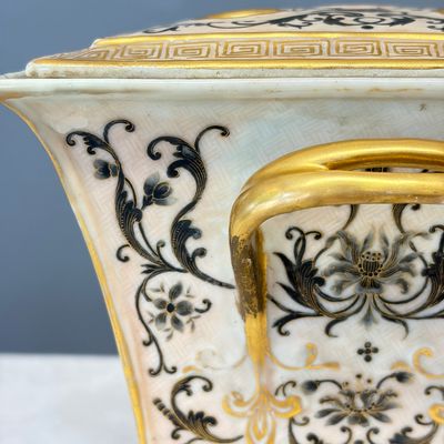 A pair of extremely rare Chinese Canton famille rose bough pots — foto 51
