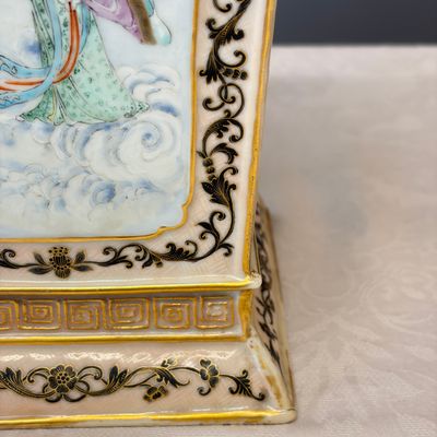 A pair of extremely rare Chinese Canton famille rose bough pots — foto 60