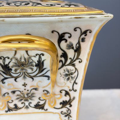 A pair of extremely rare Chinese Canton famille rose bough pots — foto 63