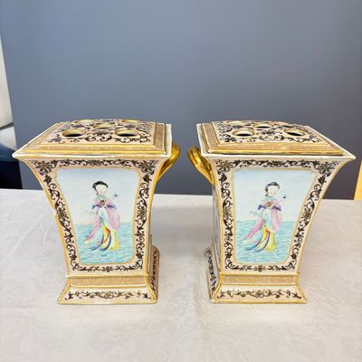 A pair of extremely rare Chinese Canton famille rose bough pots — foto 1