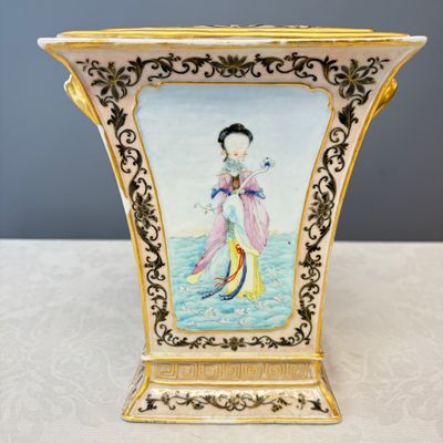 A pair of extremely rare Chinese Canton famille rose bough pots — foto 2