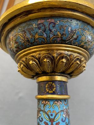 A pair of extremely rare Chinese ram-shaped cloisonné candelabra, 18/19th C. — 照片 14