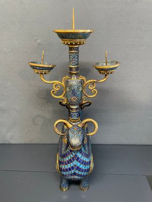 A pair of extremely rare Chinese ram-shaped cloisonné candelabra, 18/19th C. — 照片 18