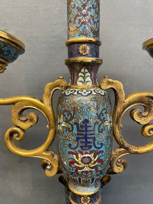 A pair of extremely rare Chinese ram-shaped cloisonné candelabra, 18/19th C. — 照片 20