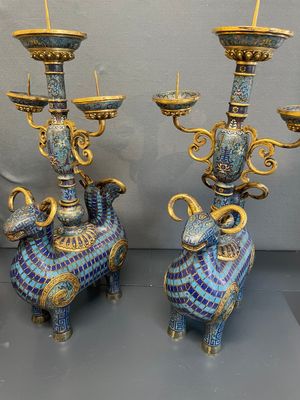 A pair of extremely rare Chinese ram-shaped cloisonné candelabra, 18/19th C. — 照片 29