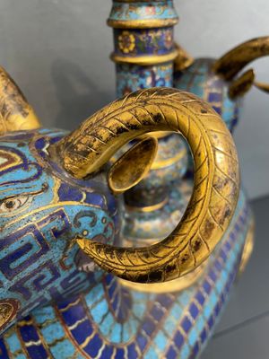 A pair of extremely rare Chinese ram-shaped cloisonné candelabra, 18/19th C. — 照片 10