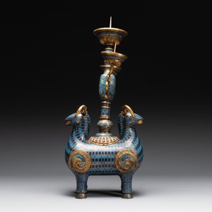 A pair of extremely rare Chinese ram-shaped cloisonné candelabra, 18/19th C. — 照片 2