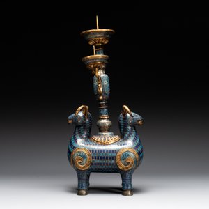 A pair of extremely rare Chinese ram-shaped cloisonné candelabra, 18/19th C. — 照片 4