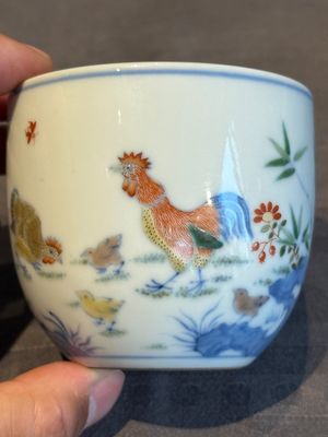 A pair of extremely rare imperial Chinese doucai 'chicken' cups, Chenghua mark, Yongzheng/Qianlong — photo 6