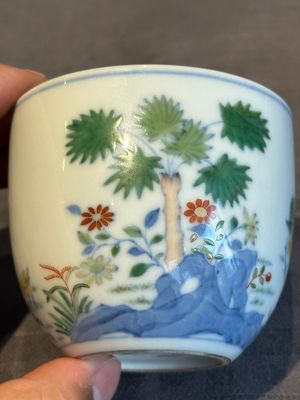 A pair of extremely rare imperial Chinese doucai 'chicken' cups, Chenghua mark, Yongzheng/Qianlong — photo 9