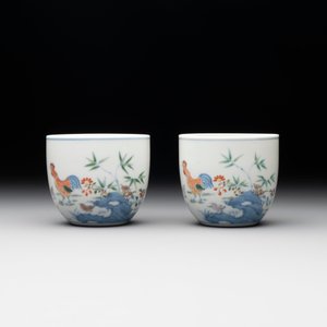 A pair of extremely rare imperial Chinese doucai 'chicken' cups, Chenghua mark, Yongzheng/Qianlong — photo 3