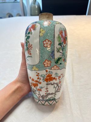 A pair of famille verte-style ovoid jars and covers, Samson, Paris, 19th C. — foto 3