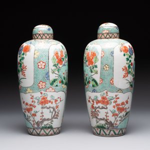 A pair of famille verte-style ovoid jars and covers, Samson, Paris, 19th C. — foto 2