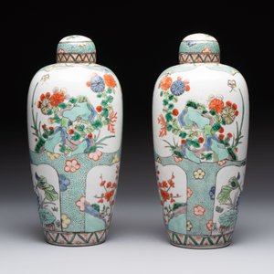 A pair of famille verte-style ovoid jars and covers, Samson, Paris, 19th C. — foto 3