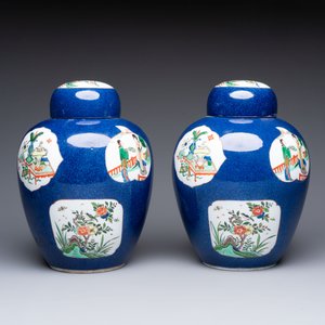 A pair of famille verte-style powder-blue-ground covered vases on stands, Samson, Paris, 19th C. — photo 2